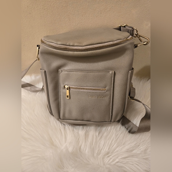 Fawn Design Vegan Leather The Mini Small Diaper Bag Backpack Gray - Picture 8 of 16